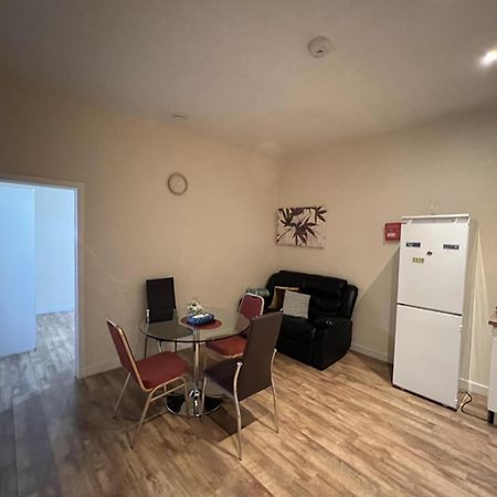 Aberdeen Stay Central 2-Bedrooms Apt-No Party Ngoại thất bức ảnh