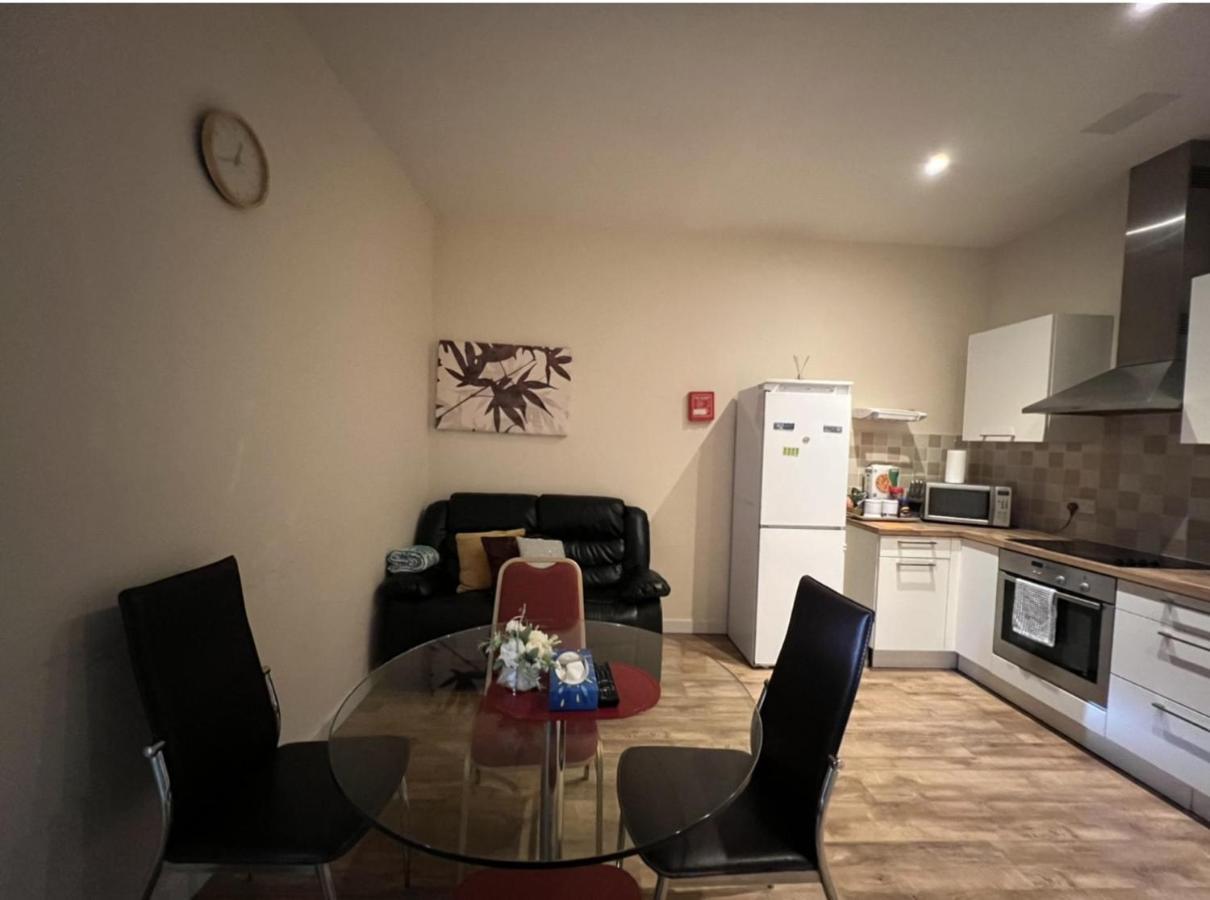 Aberdeen Stay Central 2-Bedrooms Apt-No Party Ngoại thất bức ảnh