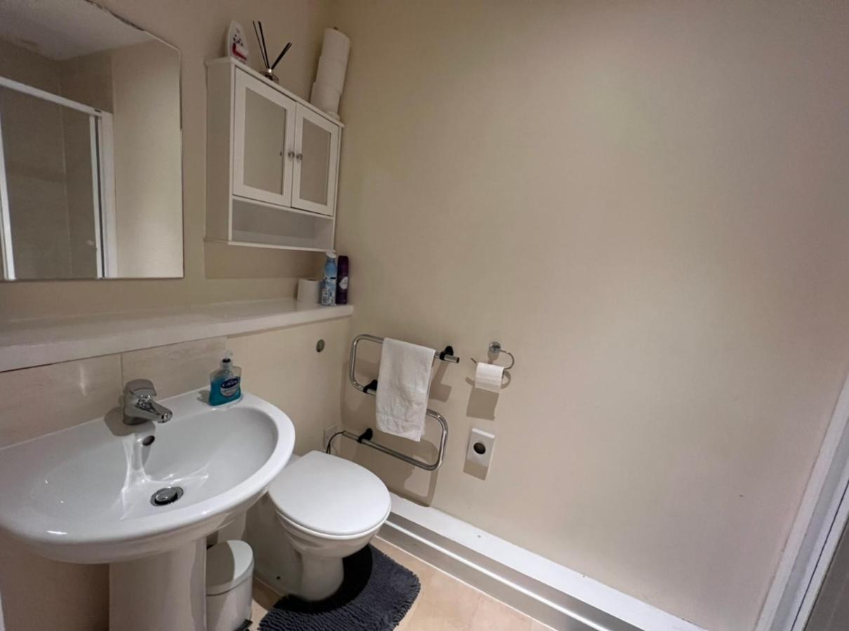 Aberdeen Stay Central 2-Bedrooms Apt-No Party Ngoại thất bức ảnh