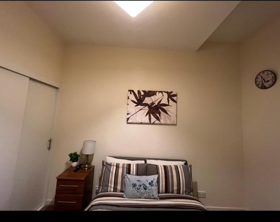 Aberdeen Stay Central 2-Bedrooms Apt-No Party Ngoại thất bức ảnh