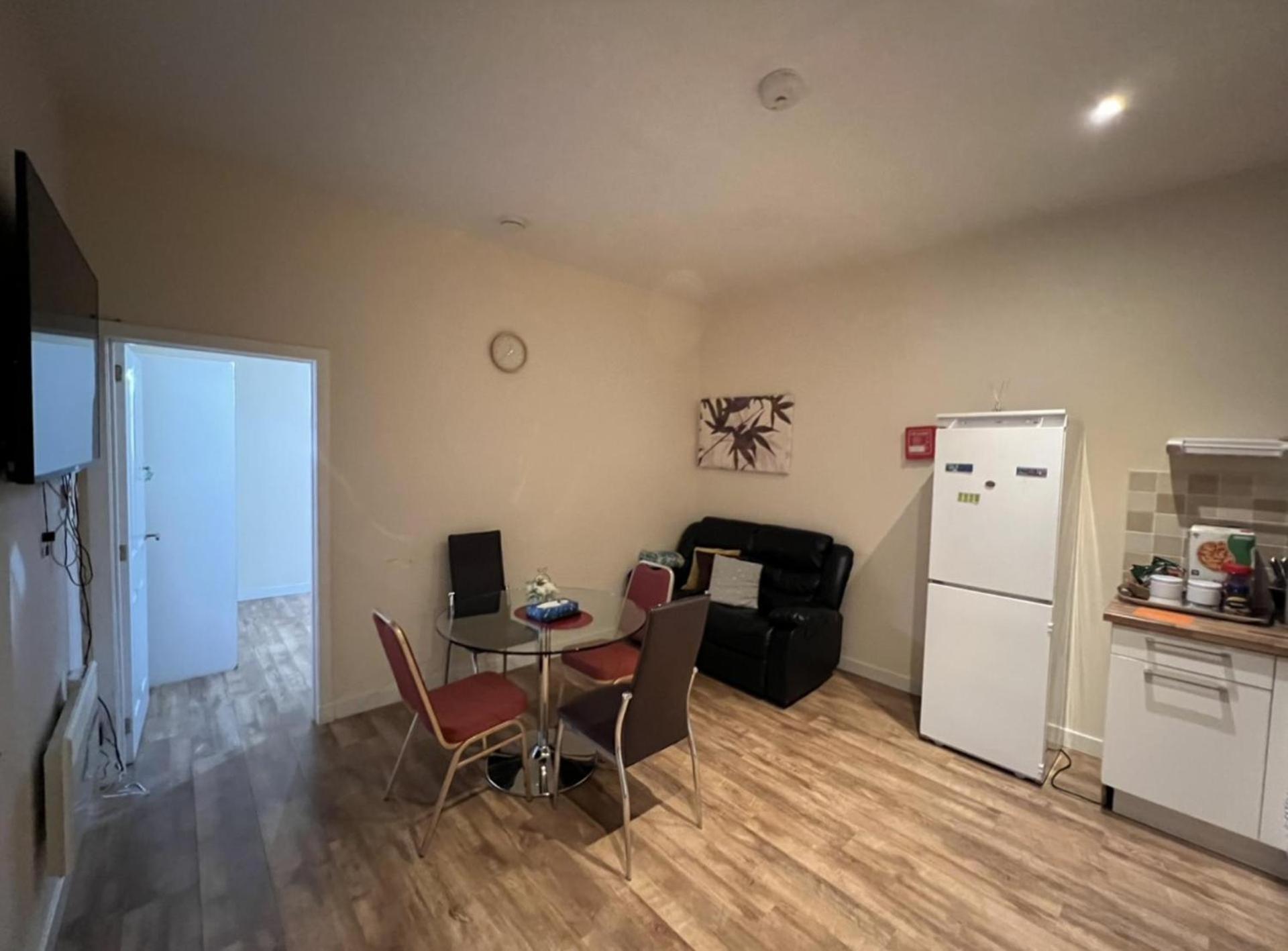 Aberdeen Stay Central 2-Bedrooms Apt-No Party Ngoại thất bức ảnh