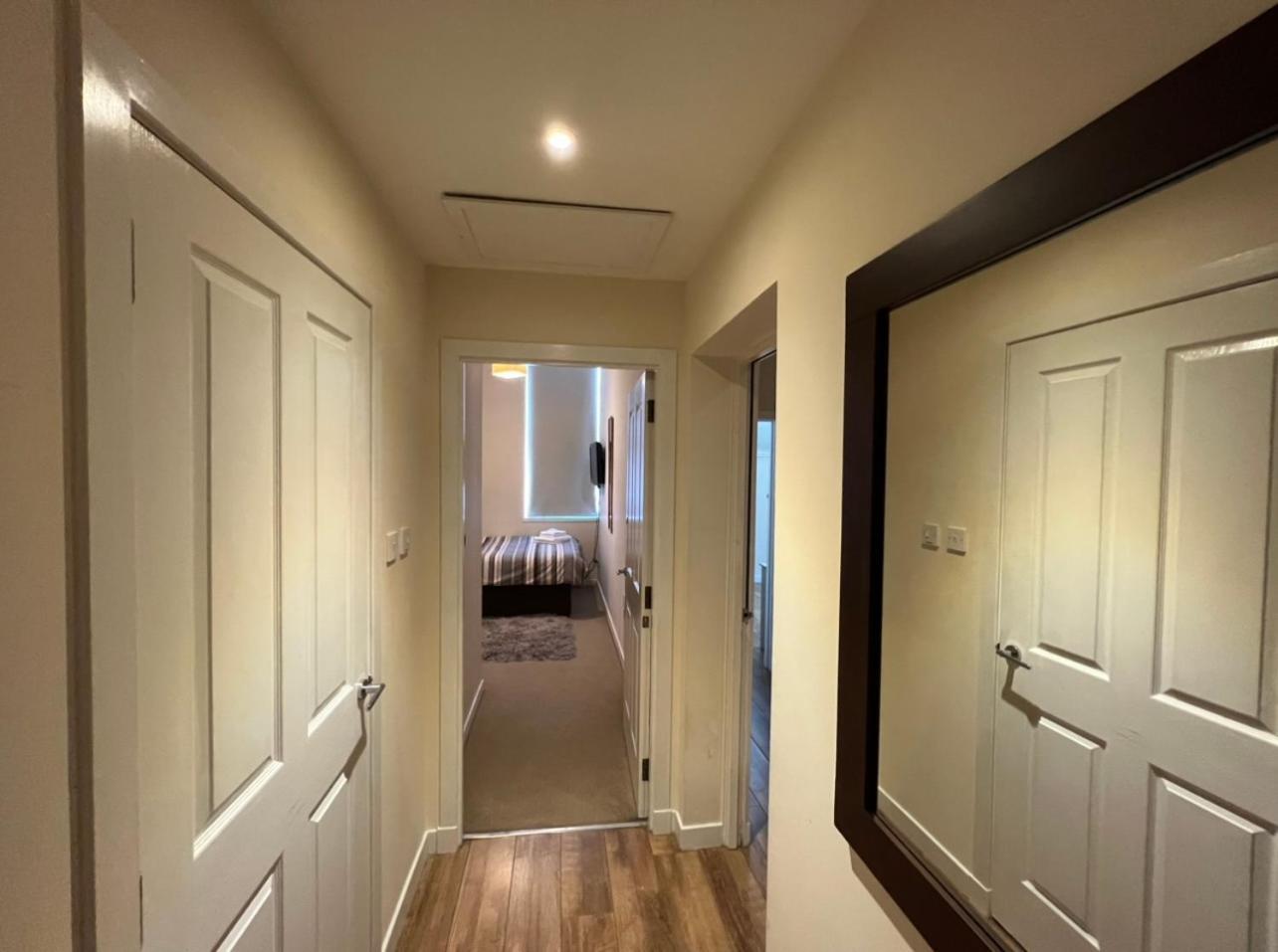 Aberdeen Stay Central 2-Bedrooms Apt-No Party Ngoại thất bức ảnh